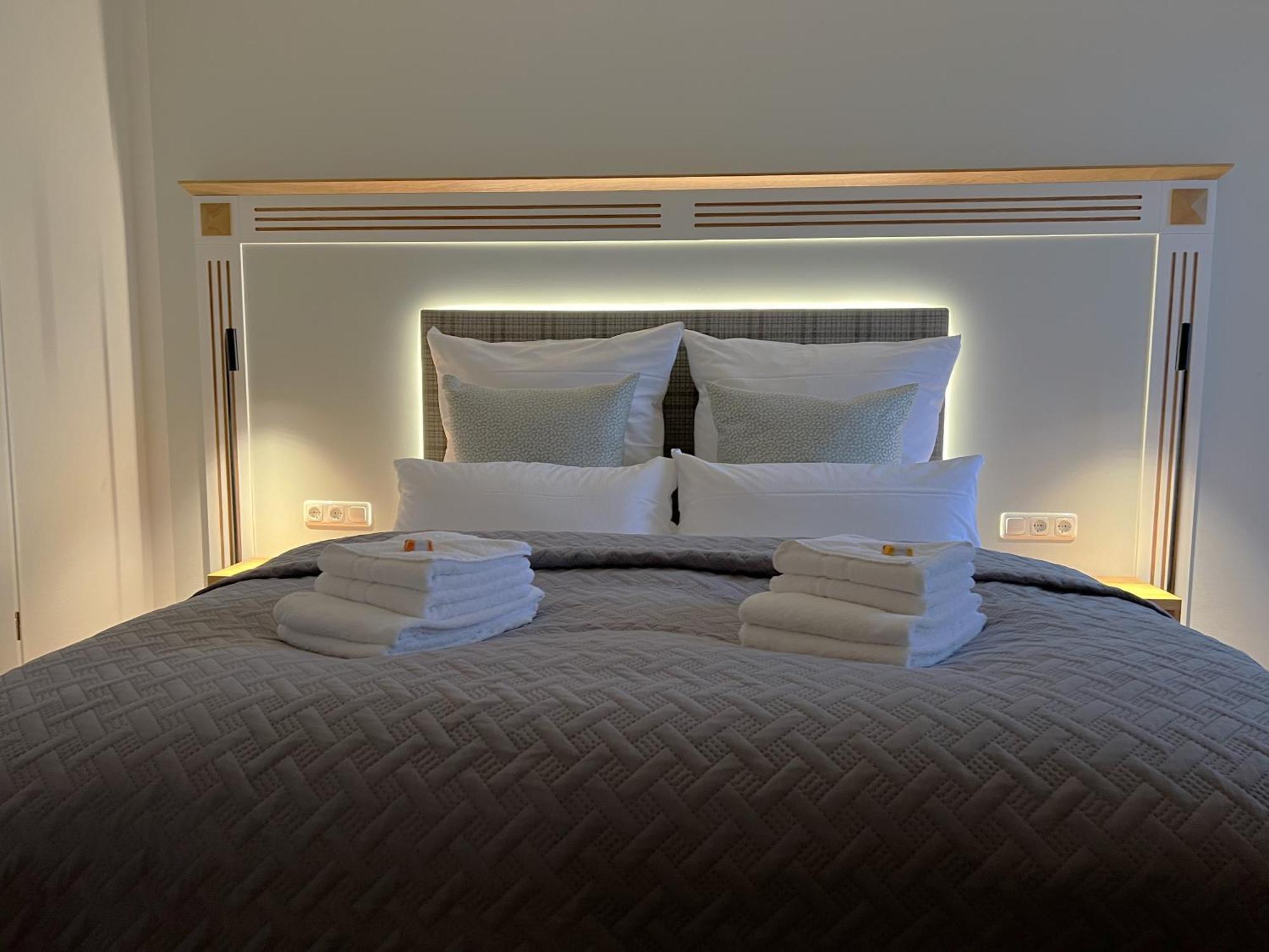 Hotel Landhaus Luetjenhof Großenbrode Esterno foto
